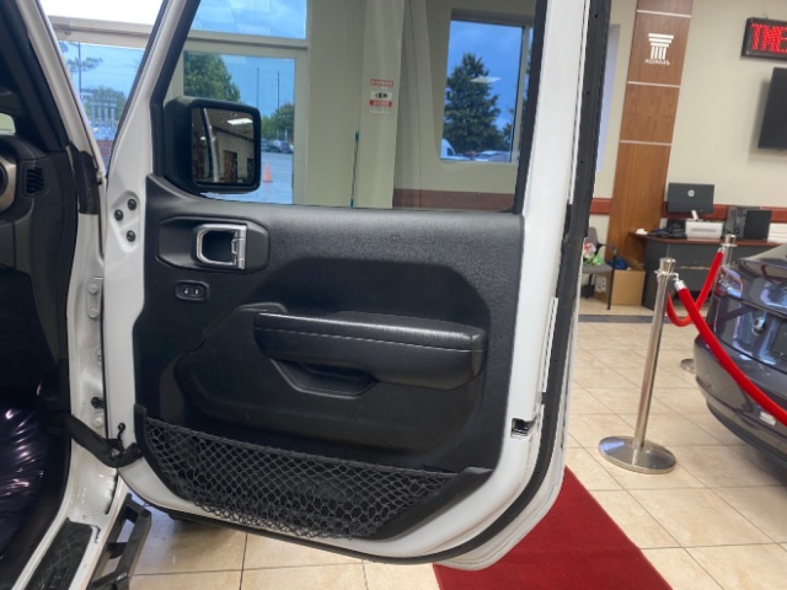 Used 2021 Jeep Gladiator - photo 17