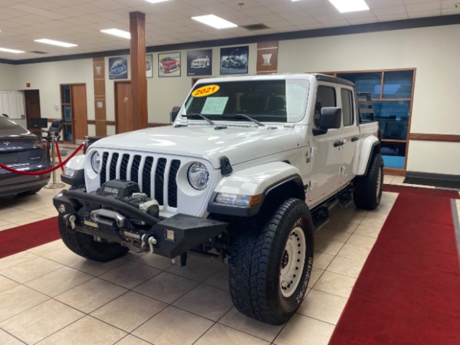 Used 2021 Jeep Gladiator - photo 1