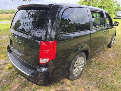 Used 2018 Dodge Grand Caravan SE Minivan for sale #A1P-38233 - photo 2