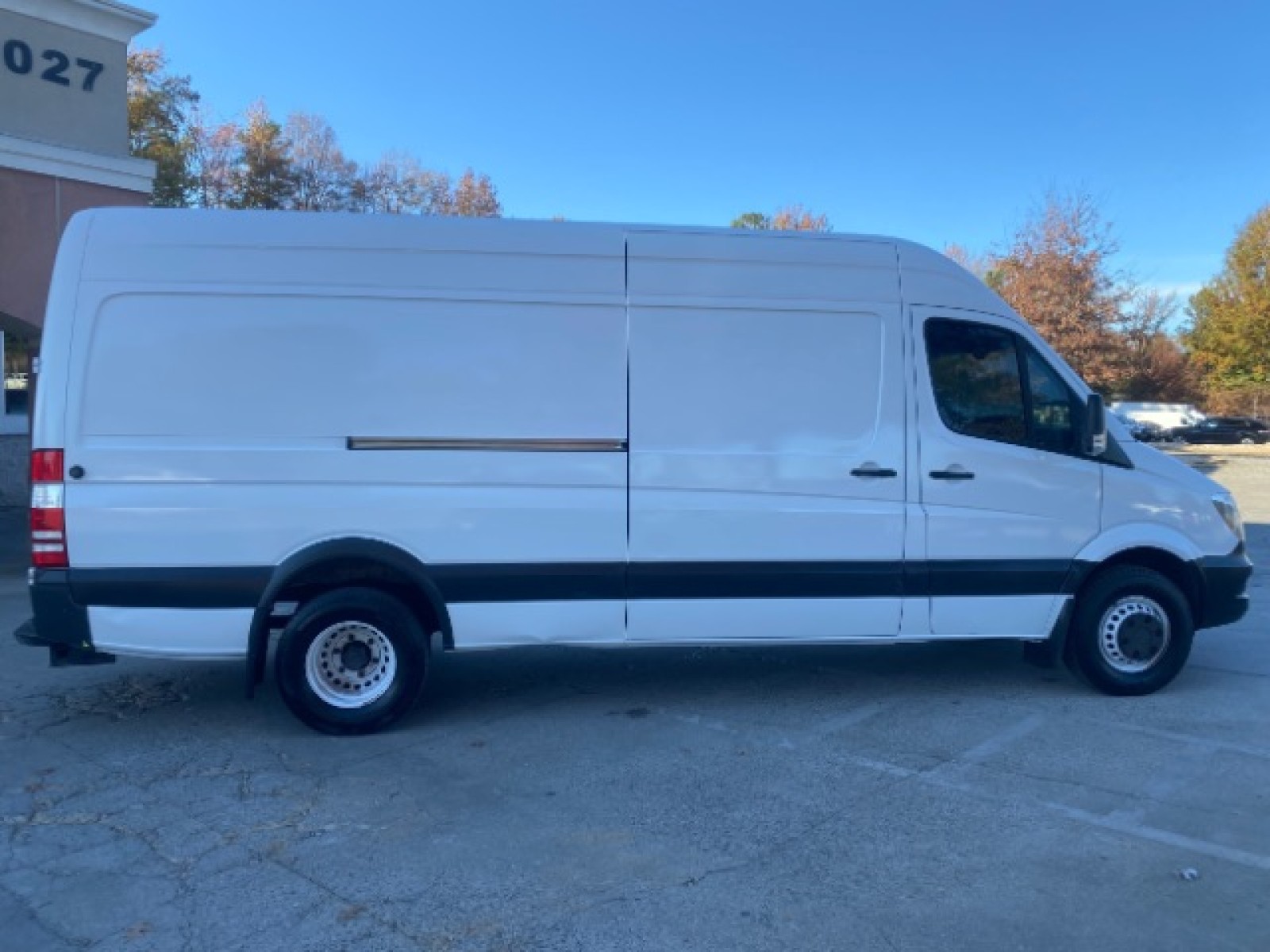 Used 2016 Freightliner Sprinter 3500 - photo 7