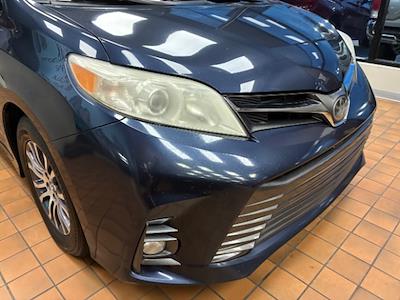 Used 2018 Toyota Sienna XLE Minivan for sale #A2F-02262 - photo 2