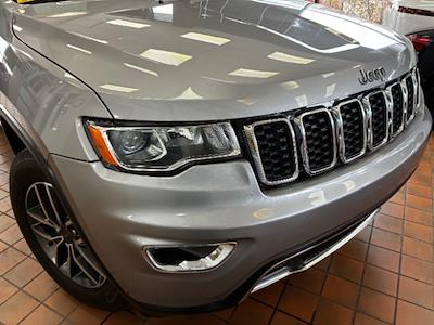 Used 2020 Jeep Grand Cherokee - photo 1
