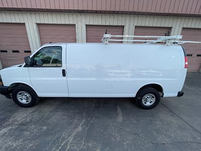 Used 2022 Chevrolet Express 2500 - photo 2