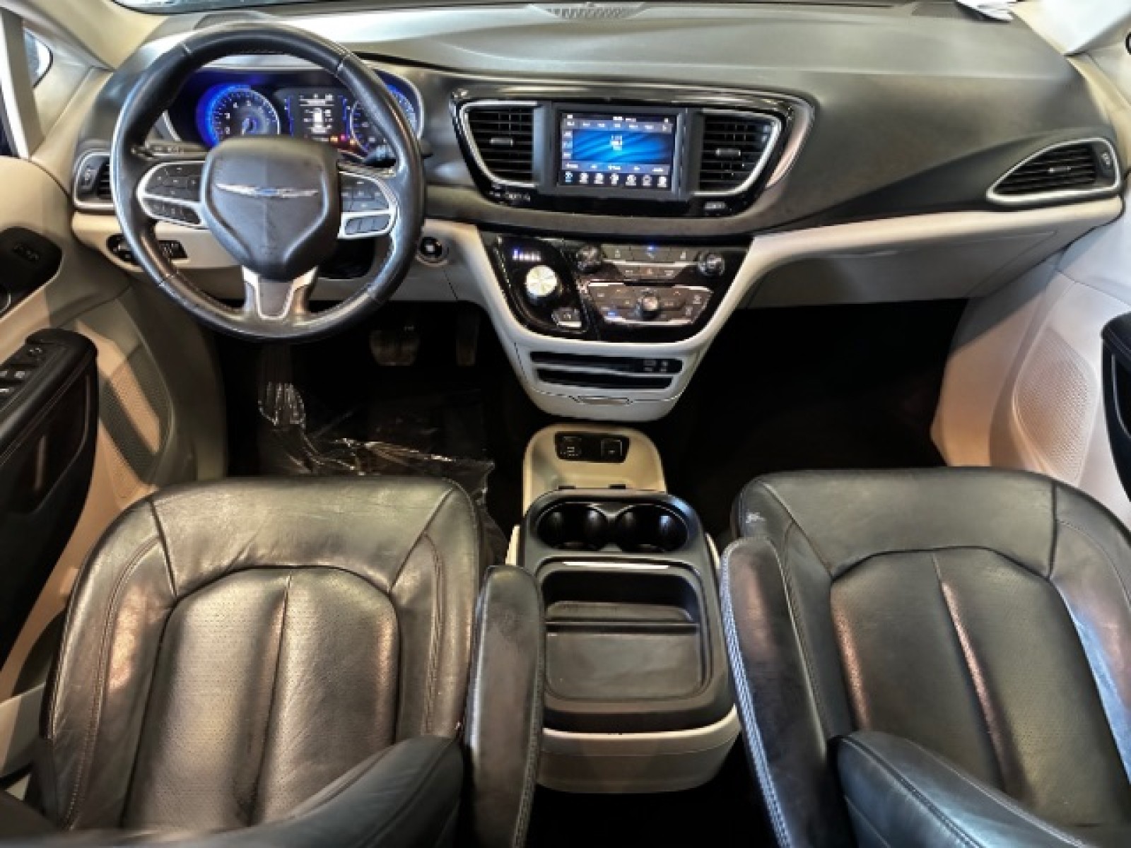 Used 2020 Chrysler Pacifica - photo 8