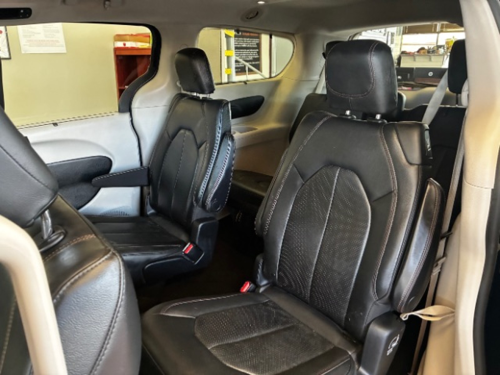 Used 2020 Chrysler Pacifica - photo 27