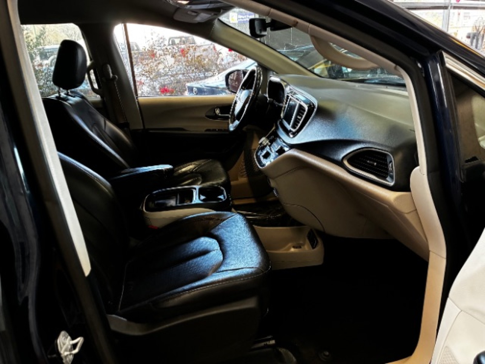 Used 2020 Chrysler Pacifica - photo 30