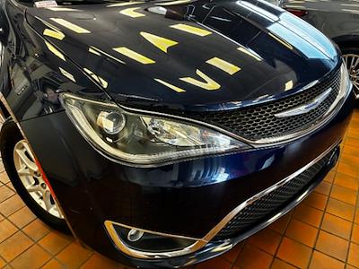 Used 2020 Chrysler Pacifica - photo 1