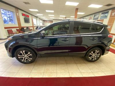 Used 2018 Toyota RAV4 - photo 1