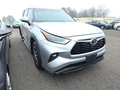 Used 2022 Toyota Highlander - photo 1