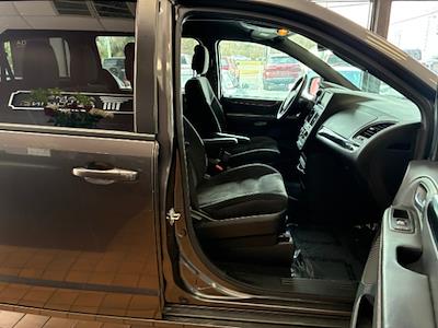 Used 2018 Dodge Grand Caravan - photo 1
