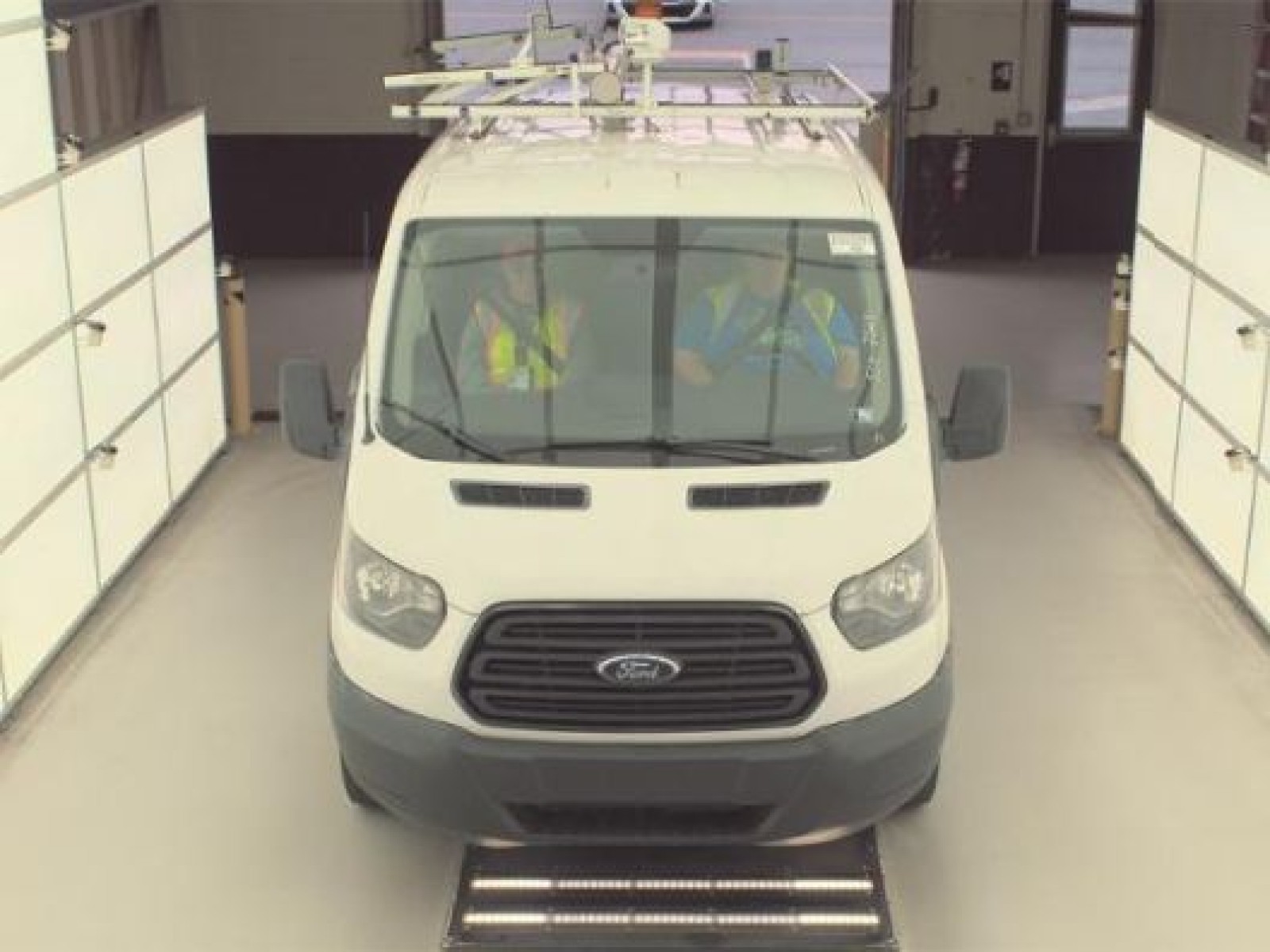 Used 2015 Ford Transit 150 - photo 5