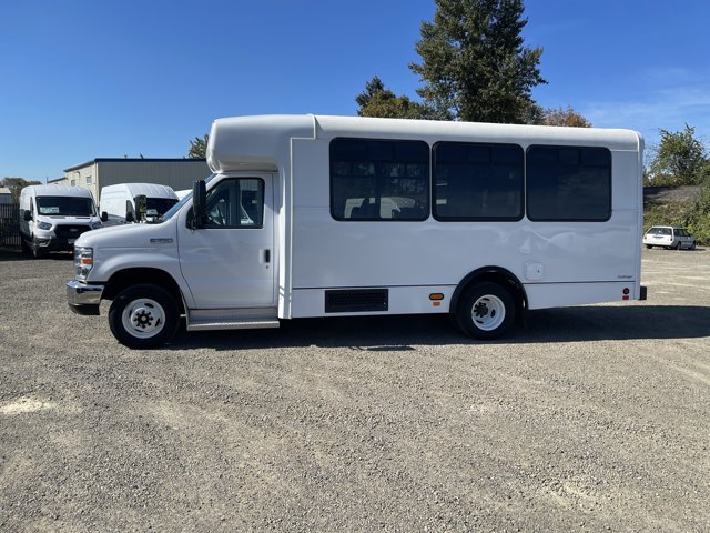 Used 2017 Ford E-350 - photo 2