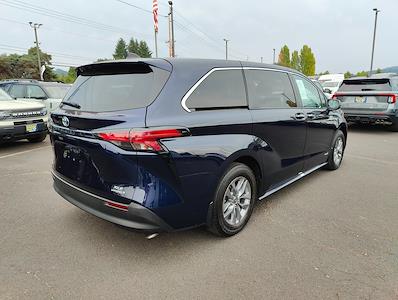 Used 2021 Toyota Sienna XLE AWD Minivan for sale #255242P - photo 2