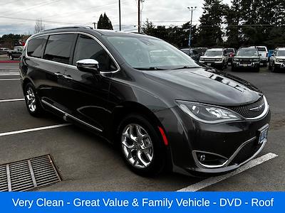 Used 2017 Chrysler Pacifica - photo 1