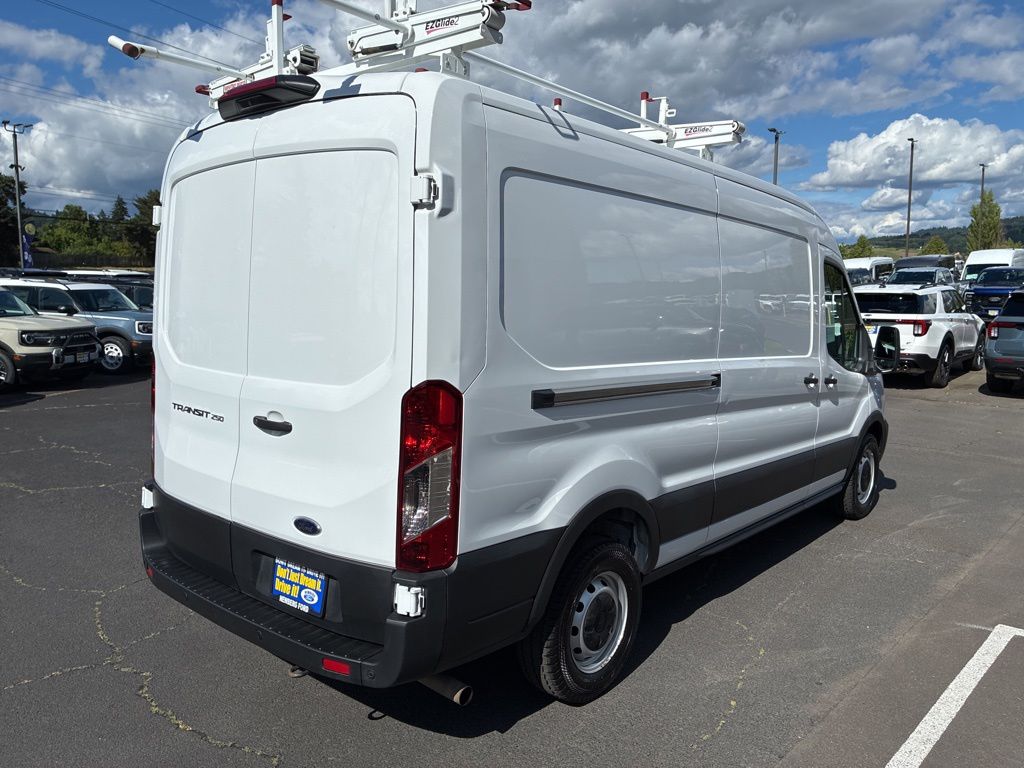 Used 2022 Ford Transit 250 - photo 5
