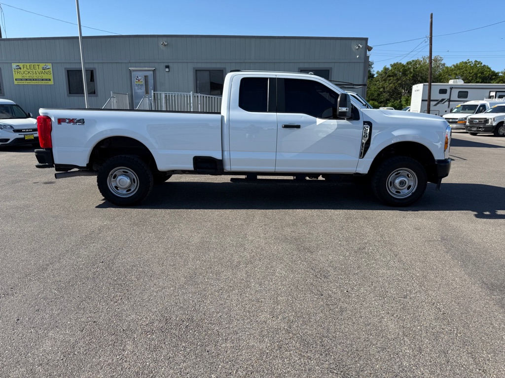 2023 Ford F-250 XL photo 4