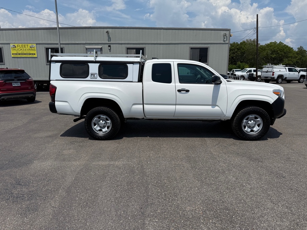 2021 Toyota Tacoma SR5 photo 4