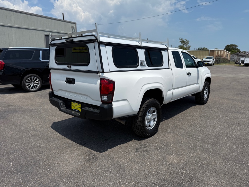 2021 Toyota Tacoma SR5 photo 2