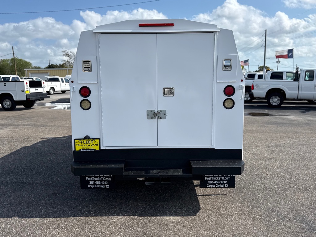 2013 Ford E-350 photo 3