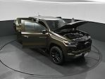 2024 Chevrolet Colorado Crew Cab 4WD Pickup for sale #148198A - photo 26