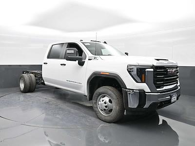 2025 GMC Sierra 3500 Crew Cab DRW 4WD Cab Chassis for sale #176420 - photo 1