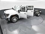 2025 GMC Sierra 3500 Crew Cab DRW 4WD Cab Chassis for sale #176420 - photo 27