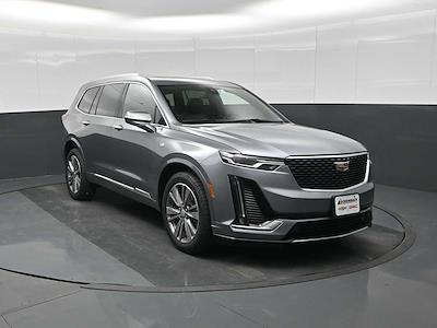 Used 2022 Cadillac XT6 - photo 1