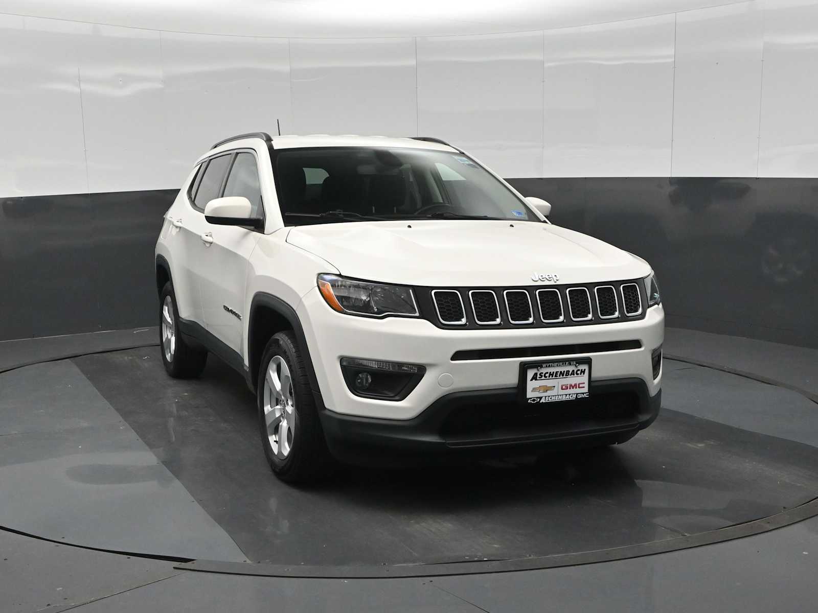 Used 2020 Jeep Compass - photo 5