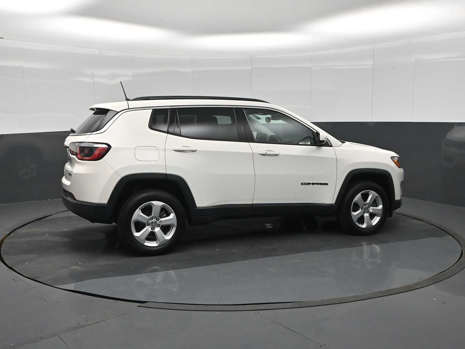 Used 2020 Jeep Compass - photo 11