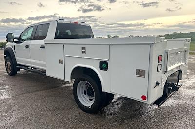Used 2020 Ford F-450 Crew Cab 4x4 Reading 9' Service Truck for sale #C94487 - photo 2