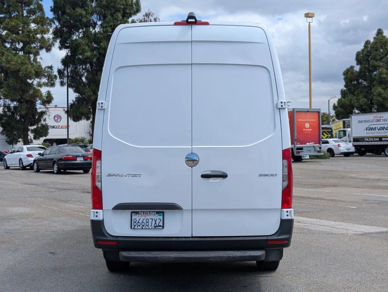 Used 2019 Freightliner Sprinter - photo 8