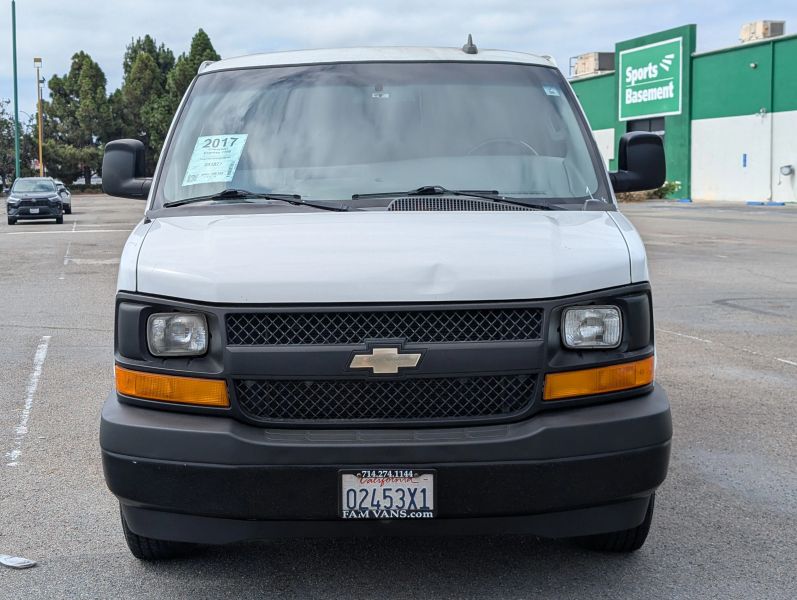 Used 2017 Chevrolet Express 3500 - photo 7