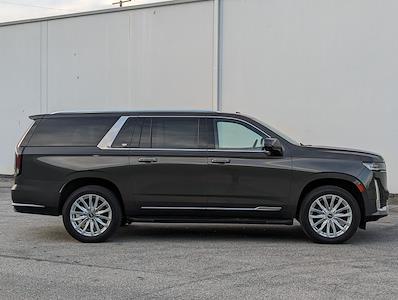 Used 2021 Cadillac Escalade ESV Luxury 4x4 SUV for sale #441411 - photo 2