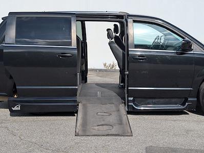 Used 2019 Dodge Grand Caravan SXT Minivan for sale #693721-CG - photo 2