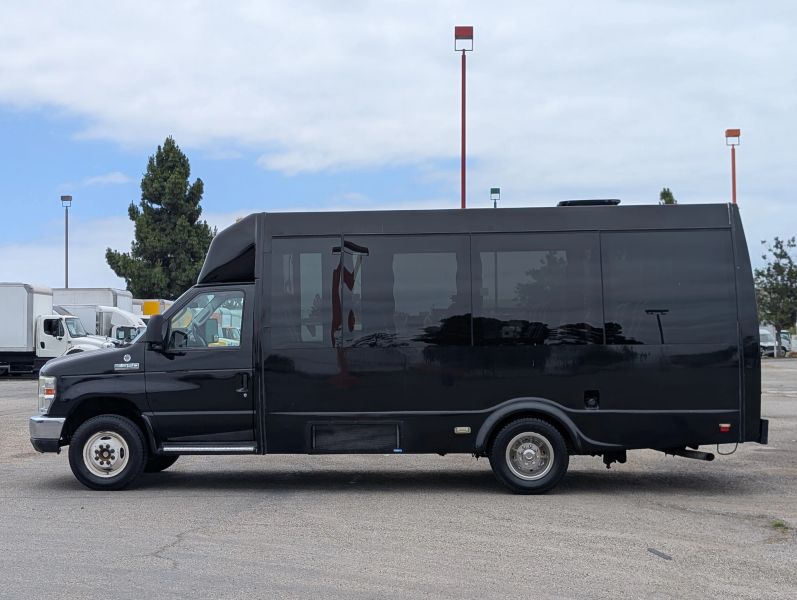 Used 2012 Ford E-350 - photo 6