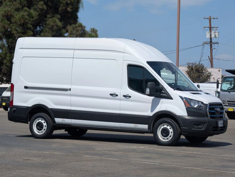 Used 2022 Ford E-Transit 350 - photo 1