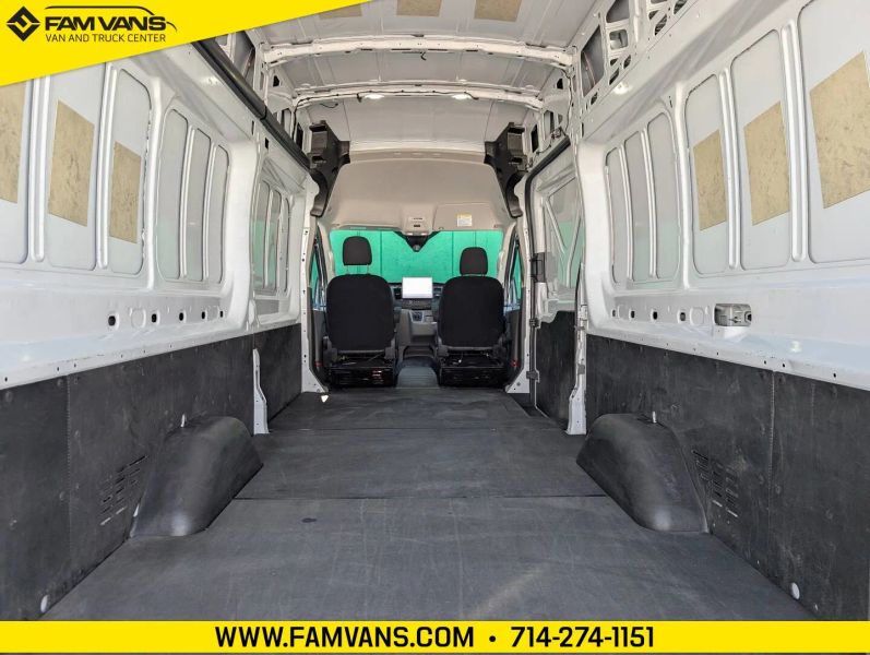 Used 2022 Ford E-Transit 350 - photo 16