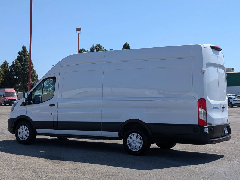 Used 2022 Ford E-Transit 350 - photo 5