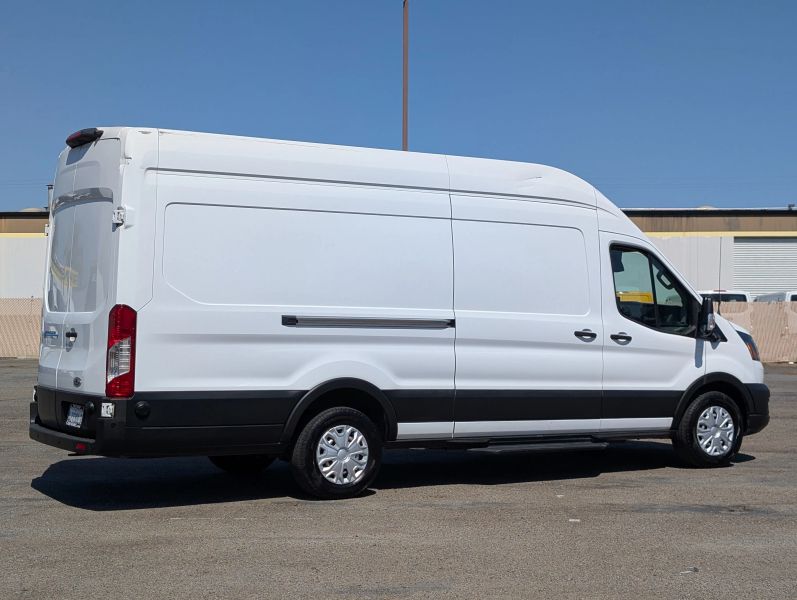 Used 2022 Ford E-Transit 350 - photo 8