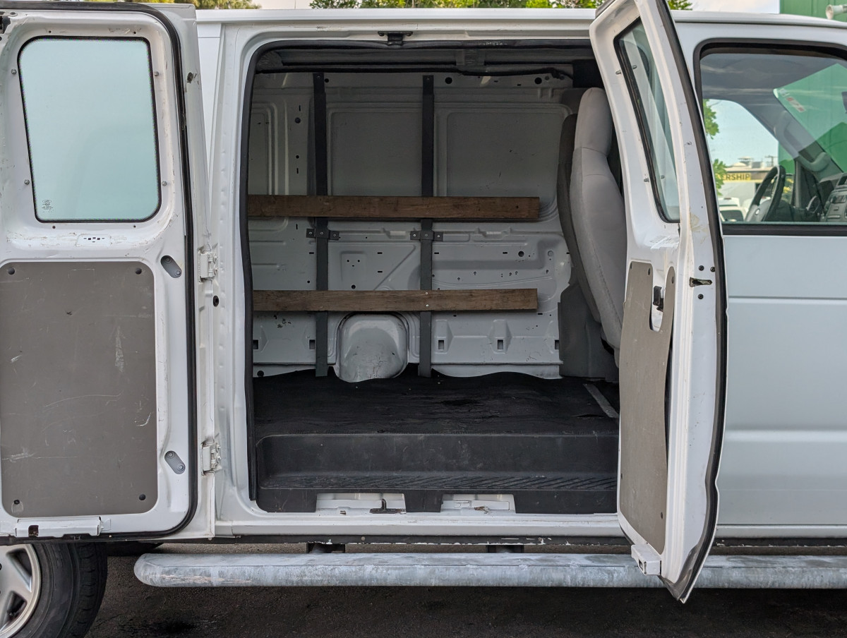 Used 2014 Ford E-250 - photo 11