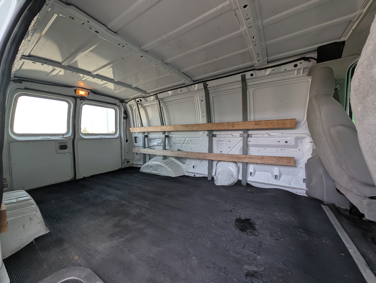 Used 2014 Ford E-250 - photo 12