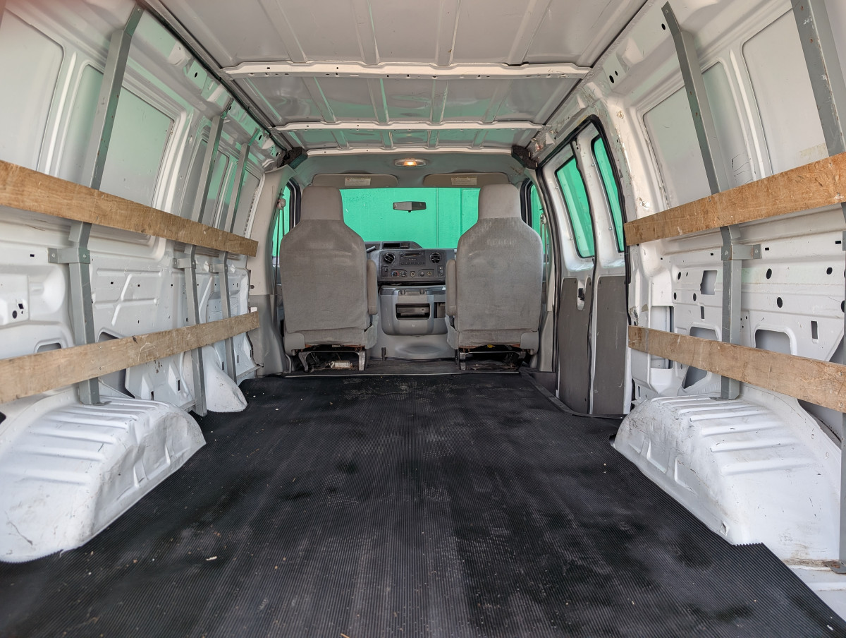 Used 2014 Ford E-250 - photo 14