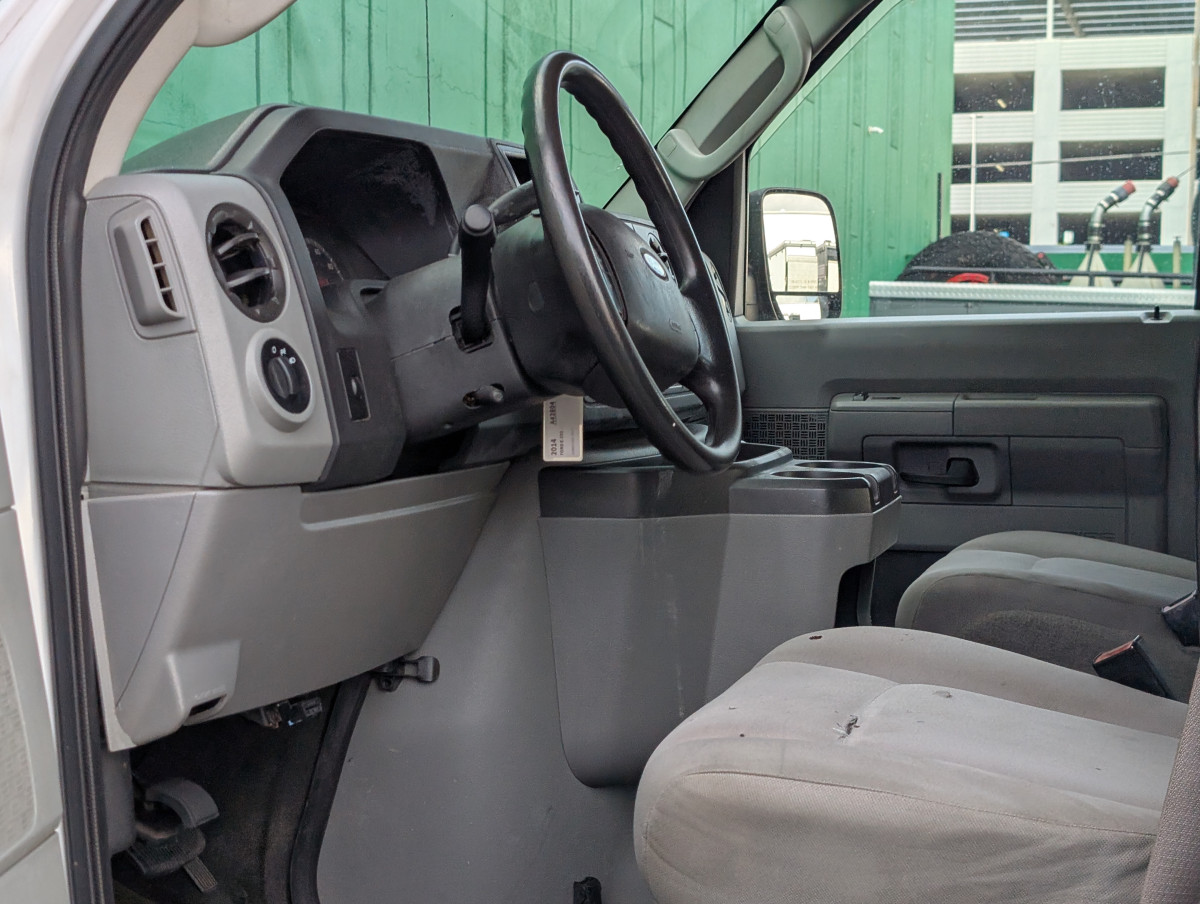 Used 2014 Ford E-250 - photo 16