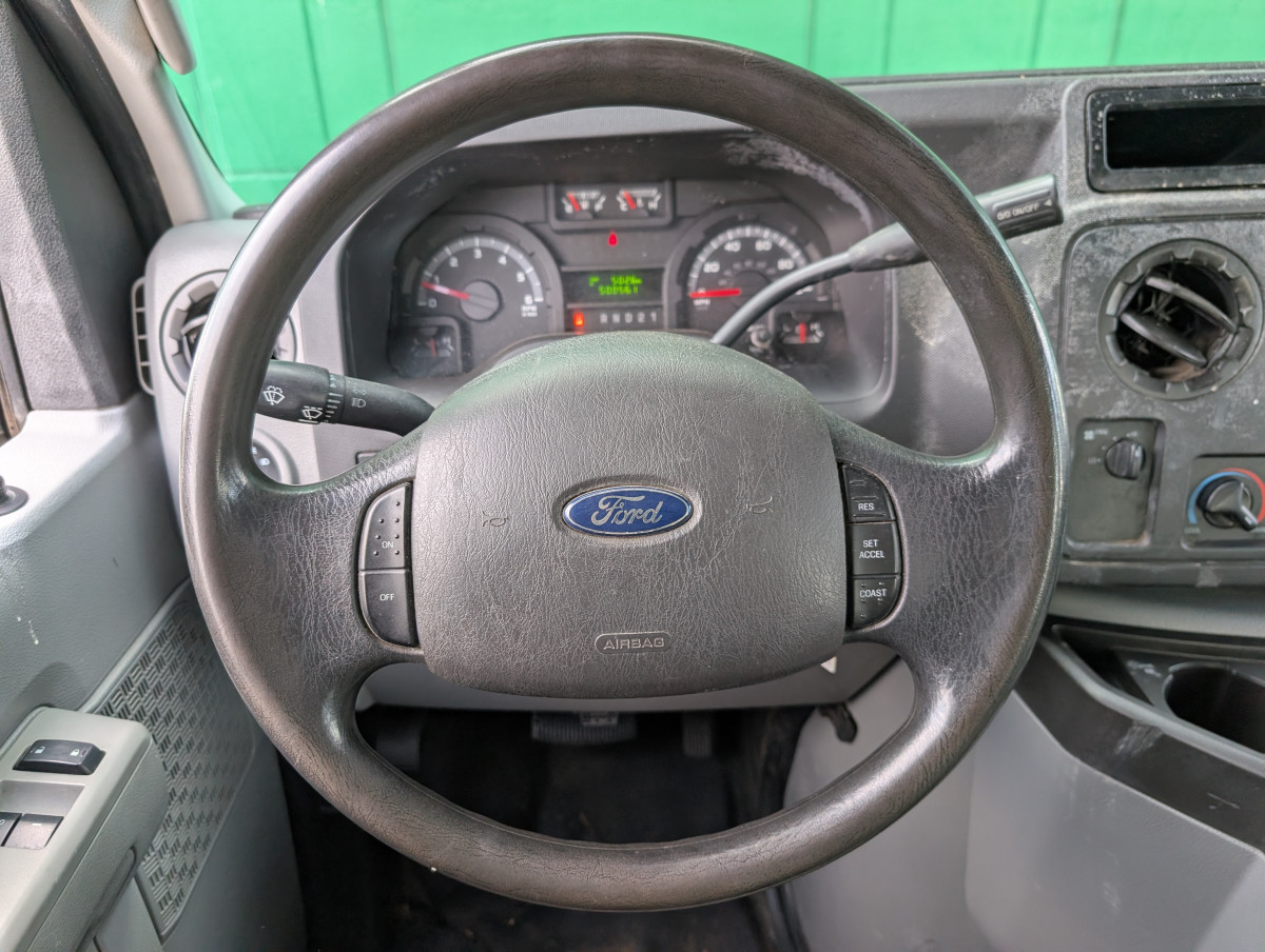 Used 2014 Ford E-250 - photo 17