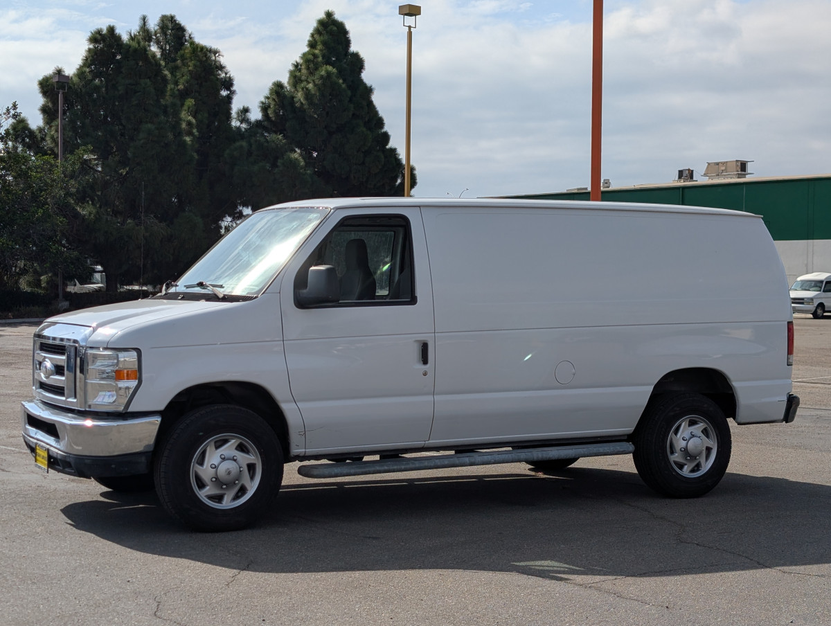 Used 2014 Ford E-250 - photo 5