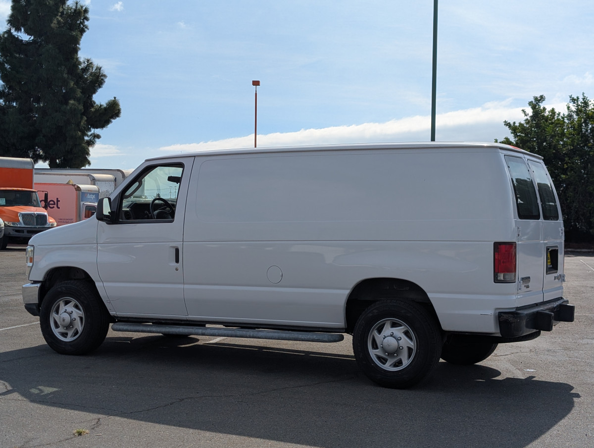 Used 2014 Ford E-250 - photo 8