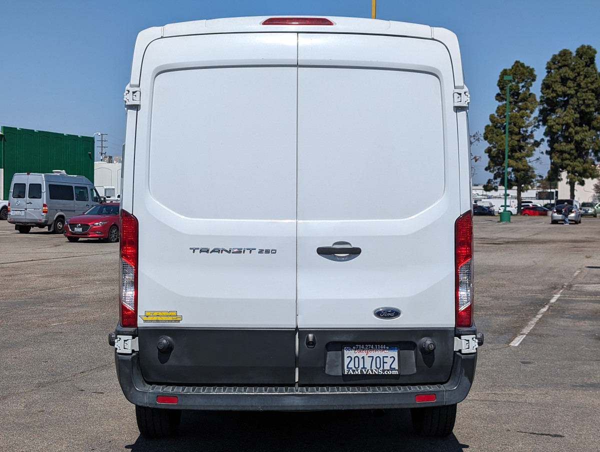 Used 2017 Ford Transit 250 - photo 9