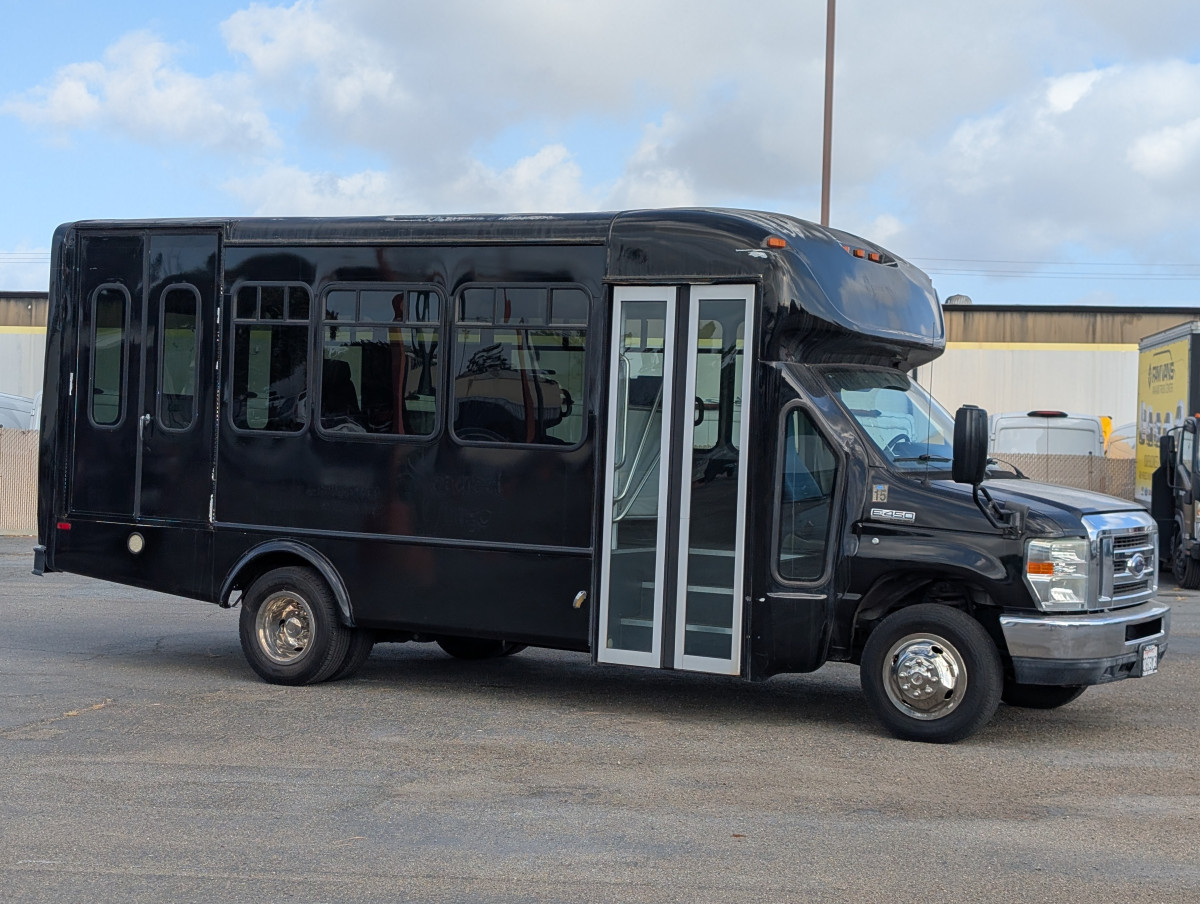 Used 2013 Ford E-450 - photo 8