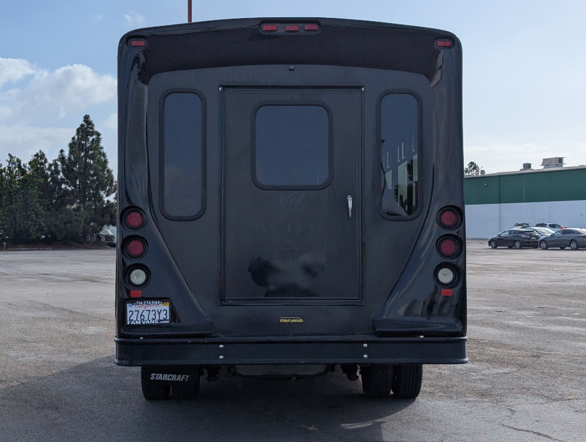 Used 2013 Ford E-450 - photo 11