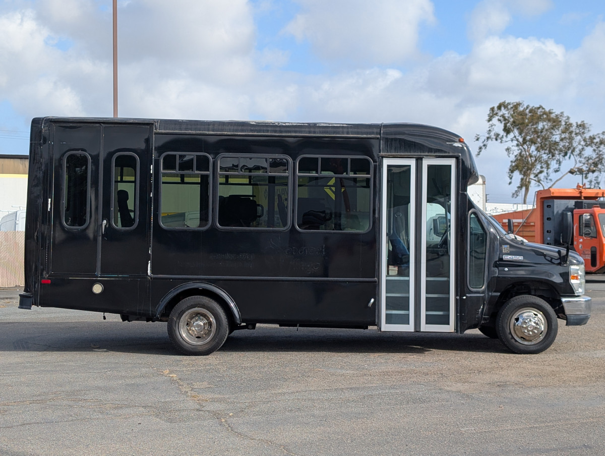 Used 2013 Ford E-450 - photo 13